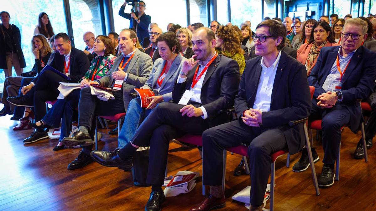 El president de la Generalitat, Salvador Illa, con el conseller de la Presidència, Albert Dalmau, este sábado en el Món Sant Benet