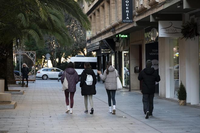 Galería | Rodríguez Moñino se consolida como corredor comercial en Cáceres