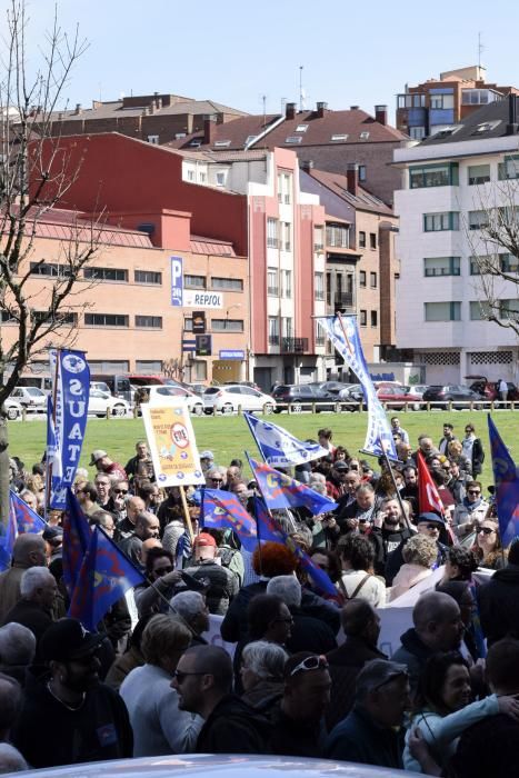 Los sindicatos minoritarios reclaman en Gijón políticas contra la precariedad