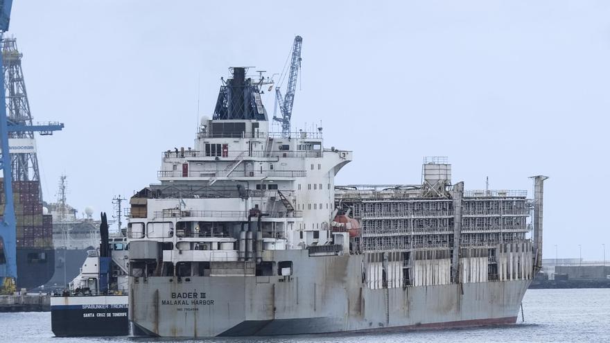 Un nuevo barco &#039;apestoso&#039; con 15.000 vacas inunda de mal olor Las Palmas de Gran Canaria