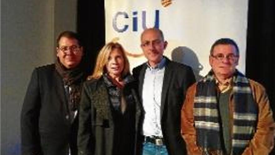 Albert Gómez, amb Joana Ortega i els presidents locals d&#039;UDC i CDC.