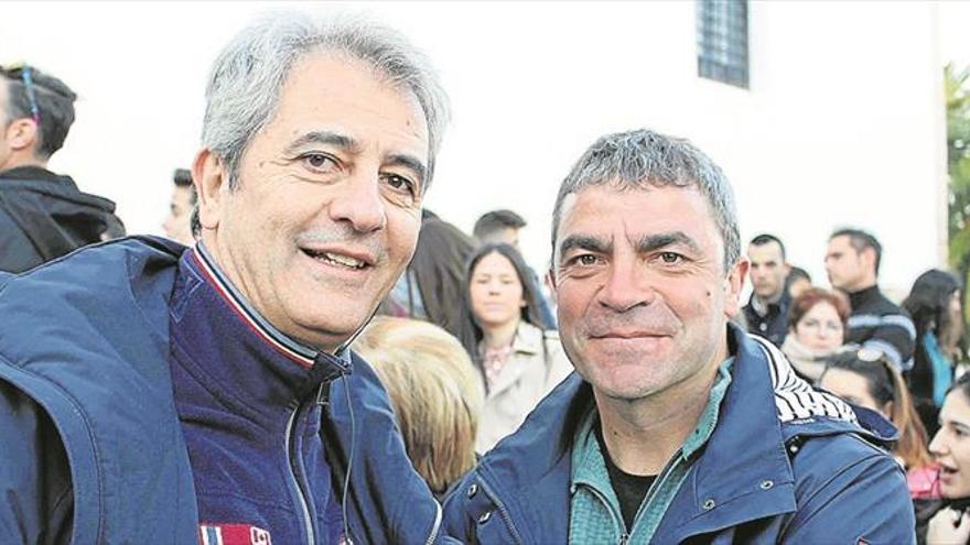 manolo sanchÍs conoce la semana santa de cabra a traves de manolo lama