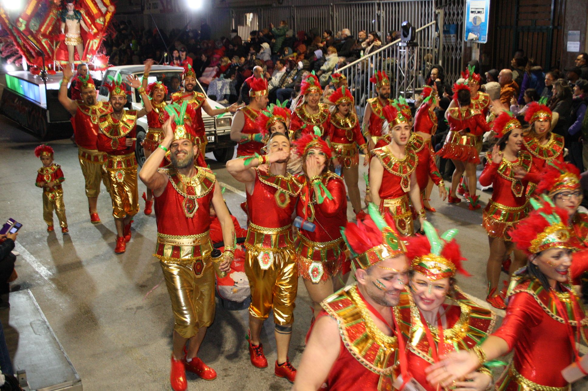 Macrogalería de fotos del primer gran desfile del Carnaval de Vinaròs