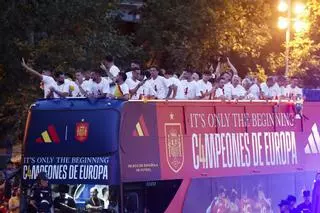 La selección española celebra en Madrid su victoria en la Eurocopa