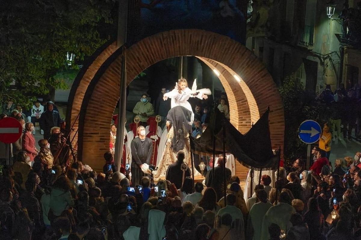 La Bajada del Ángel es el acto más emblemático de la Semana Santa de Ariza.