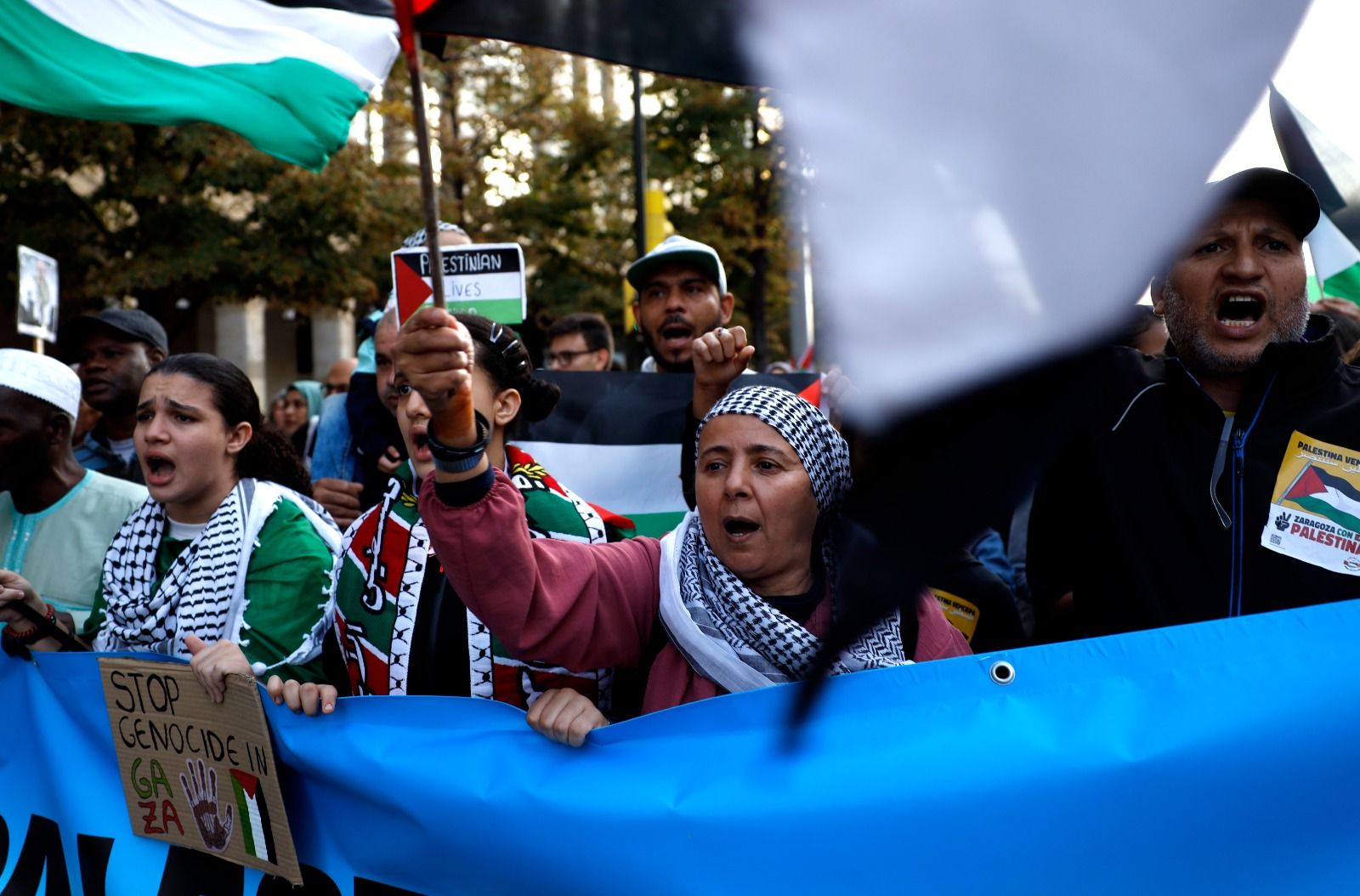 En imágenes | Multitudinaria manifestación en Zaragoza en apoyo a Palestina