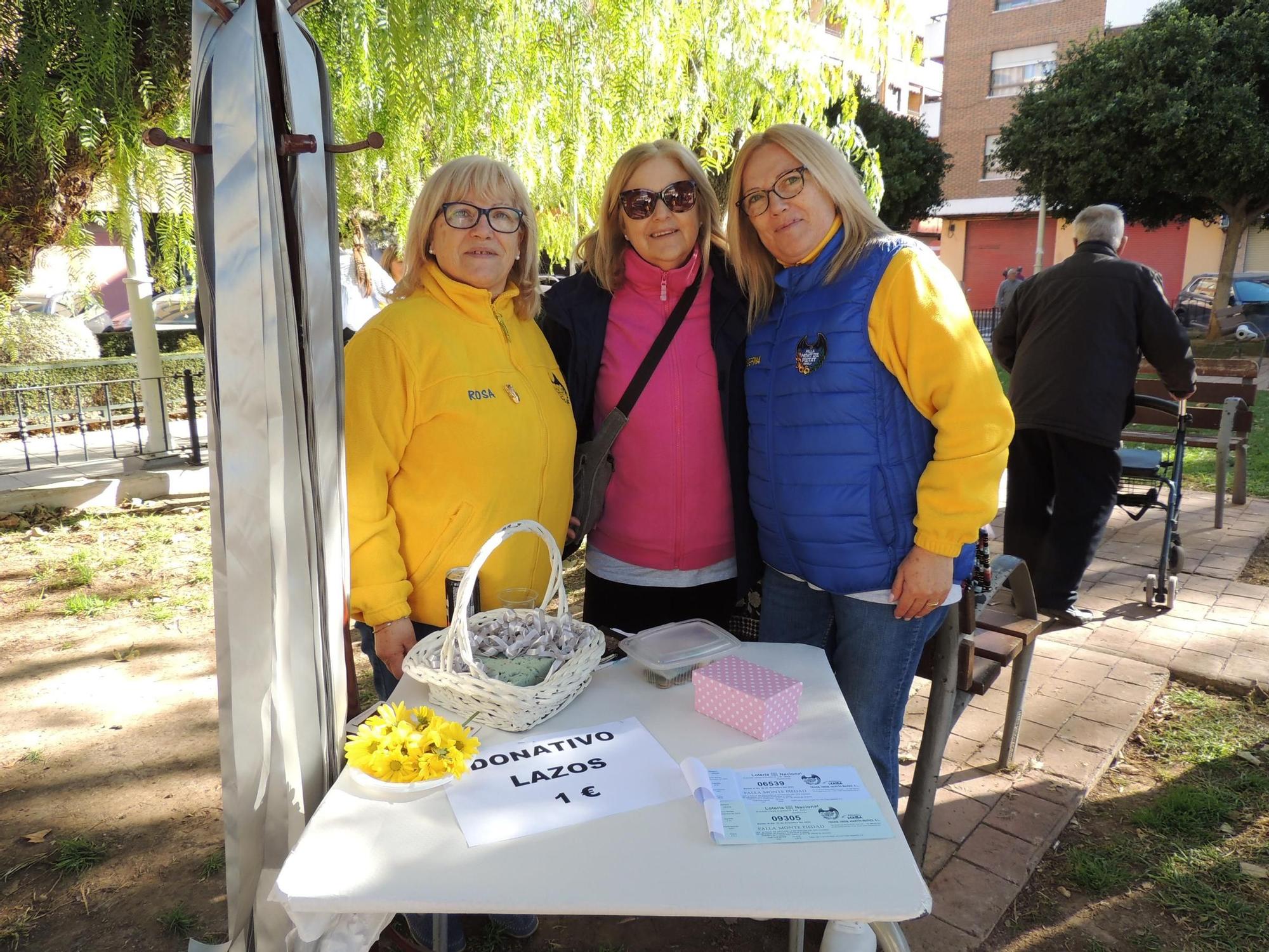 Así fue la espectacular "dansà" en ropa interior de la falla Mont de Pietat