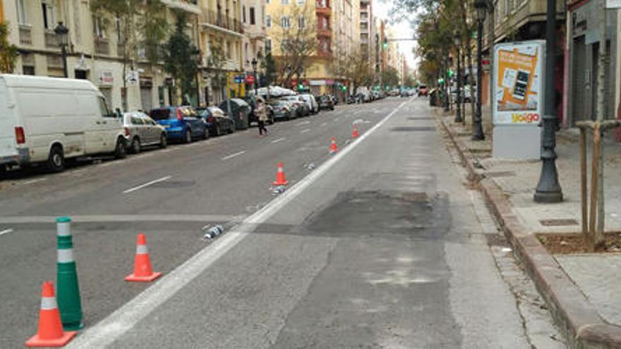 Mobilitat ensaya la segregación del carril bus para agilizar el transporte público