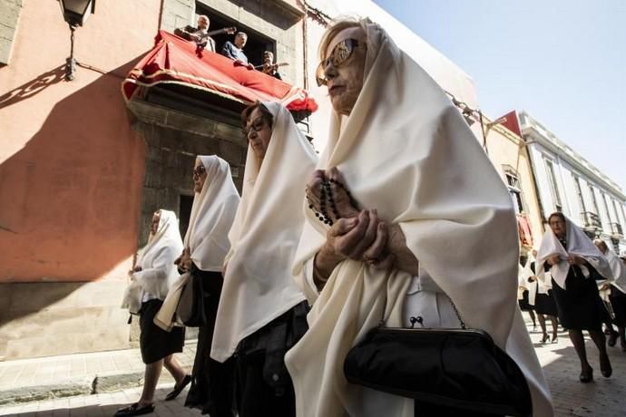 19.04.19. Las Palmas de Gran Canaria. SEMANA SANTA. Procesión de Las Mantillas en Vegueta.  Foto Quique Curbelo  | 19/04/2019 | Fotógrafo: Quique Curbelo