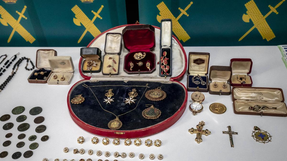 VÍDEO | Estas son las piezas robadas del santuario de Lluc que encontró la Guardia Civil en el domicilio del sospechoso