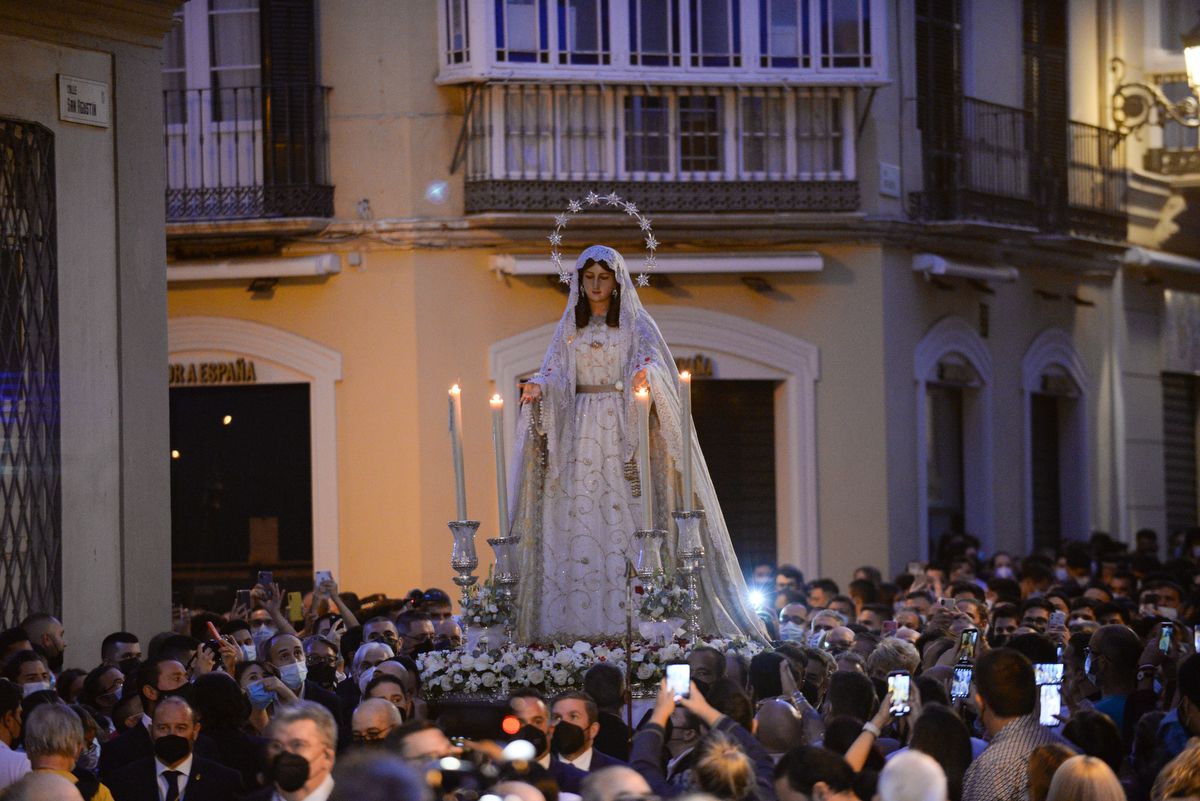 Madrugada de traslados para la veneración 'El Verbo Encarnado' en la Catedral