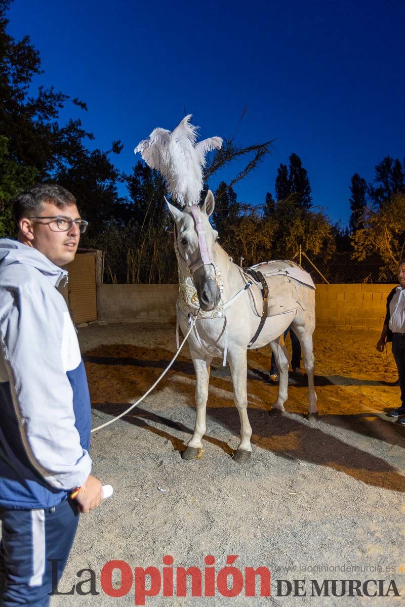 Vestir a un caballo del vino en la mañana del dos de mayo