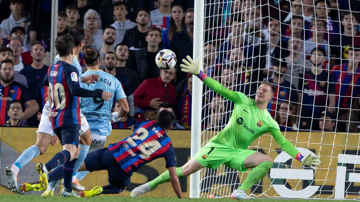 Ter Stegen, en una de sus múltiples intervenciones ante el Celta