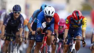 El Movistar trabaja en equipo para proteger la corona de Mas en la Vuelta