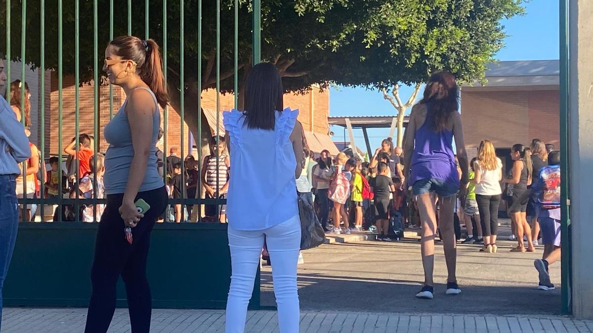Vuelta al cole en uno de los centros de Aspe