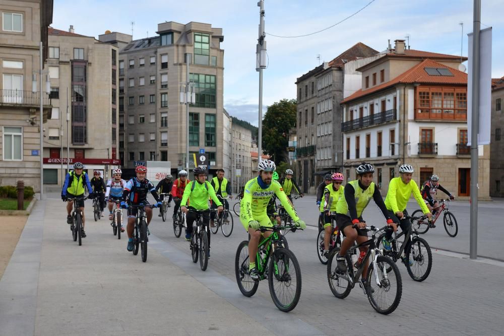 Una movilización vecinal entre Soutomaior y Vilaboa contó con la participación de sus alcaldes.