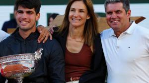Carlos Alcaraz junto a sus padres