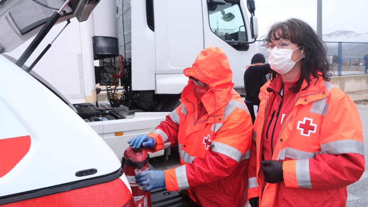 La nieve mantiene a 300 camiones bloqueados en Villena