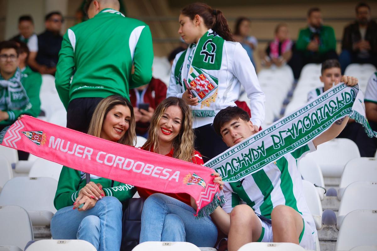 Córdoba CF-Granada | Las imágenes de la afición en El Arcángel