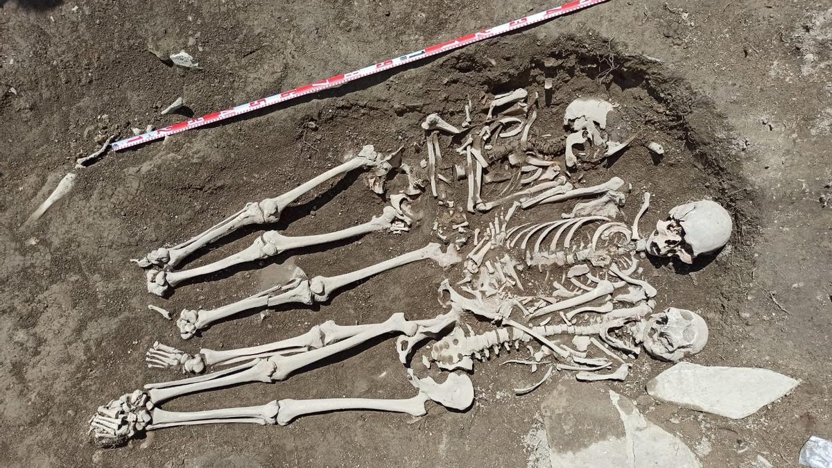 Restos de los esqueletos en los que se ha hallado la bacteria de la peste negra, en Basora.