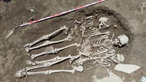 Restos de los esqueletos en los que se ha hallado la bacteria de la peste negra, en Basora.