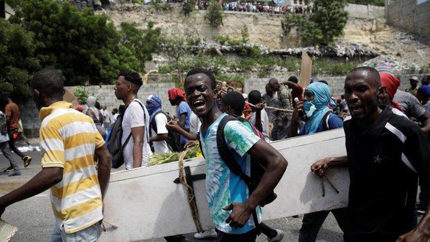 Los haitianos piden al mundo que dé la espalda al presidente Moise