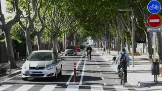 Polémica en Castelldefels por la eliminación de un carril bici en una de las arterias viales de la ciudad