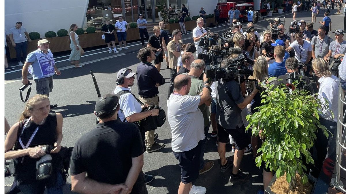 Alonso ha despertado una gran expectación a su llegada al paddock de Spa tras las vacaciones