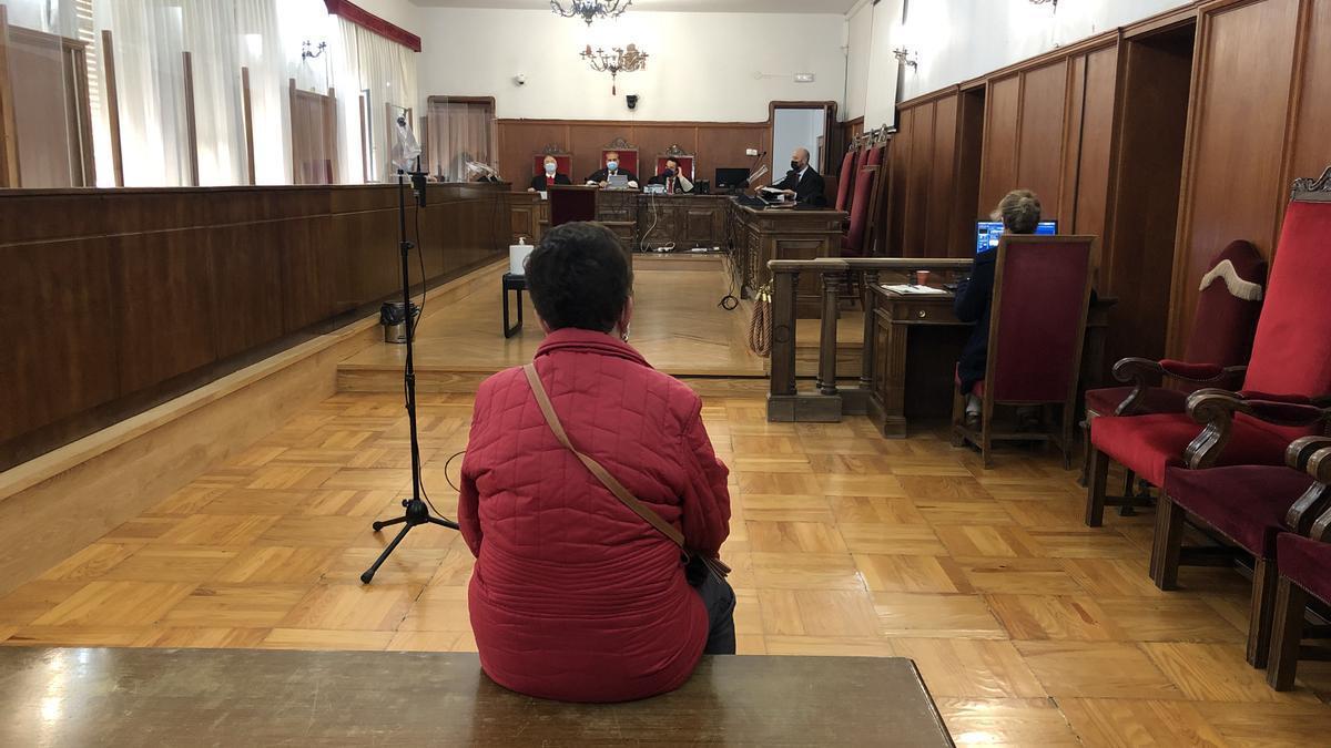 La mujer absuelta durante el juicio en la Audiencia Provincial de Badajoz.