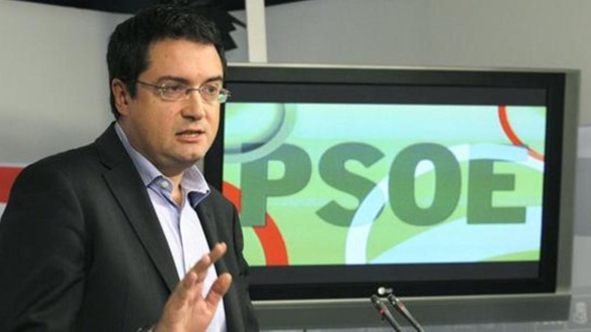 El secretario de organización del PSOE, Óscar López, en el cuartel general de los socialistas.