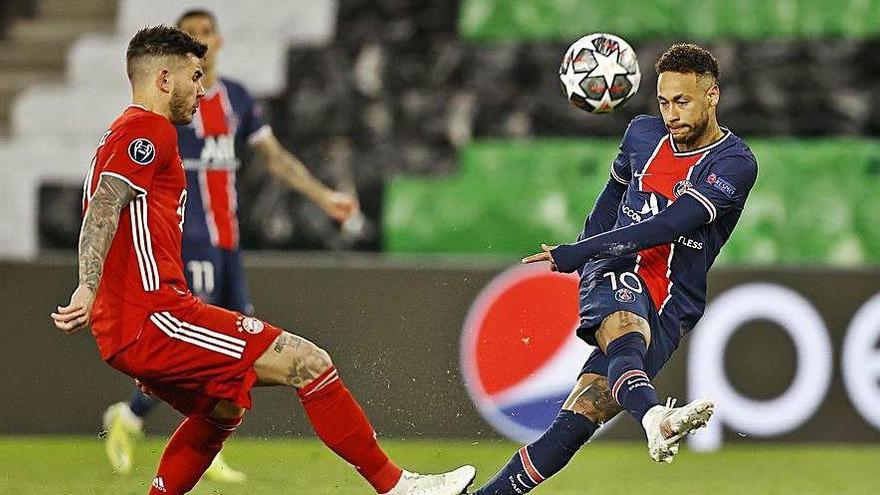Neymar va rematar dues vegades contra els pals