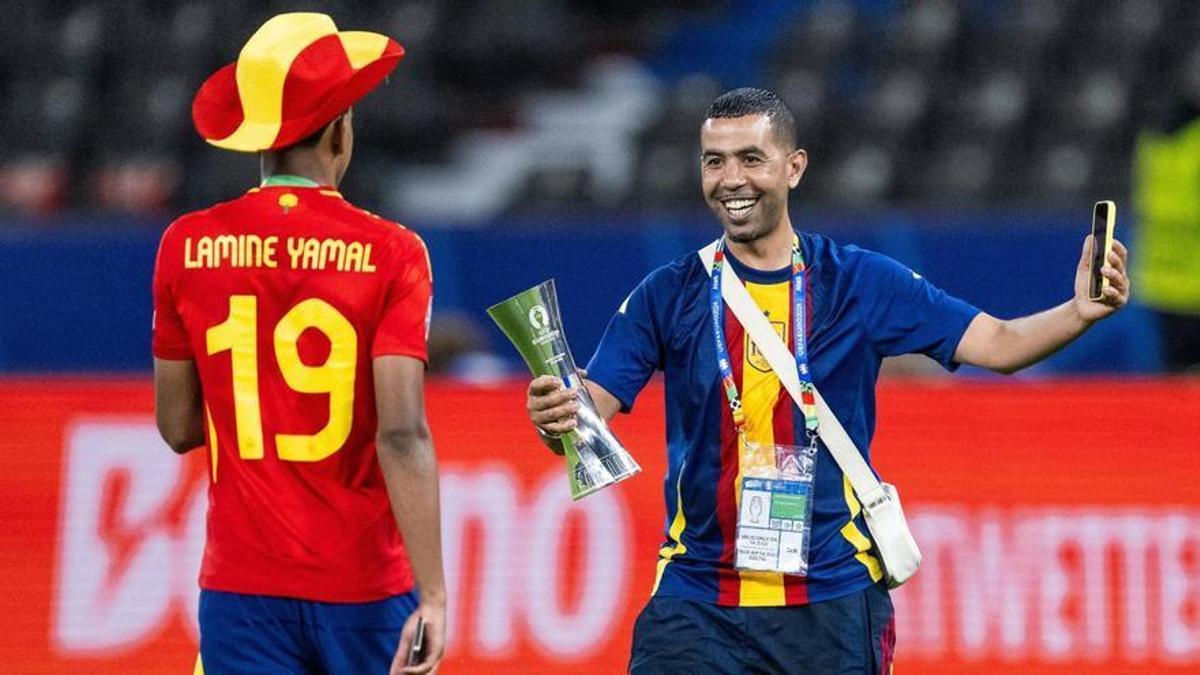 Los ‘padres’ futbolísticos de Lamine Yamal temen que el chico se eche a perder Los ‘padres’ futbolísticos de Lamine Yamal temen que el chico se eche a perder