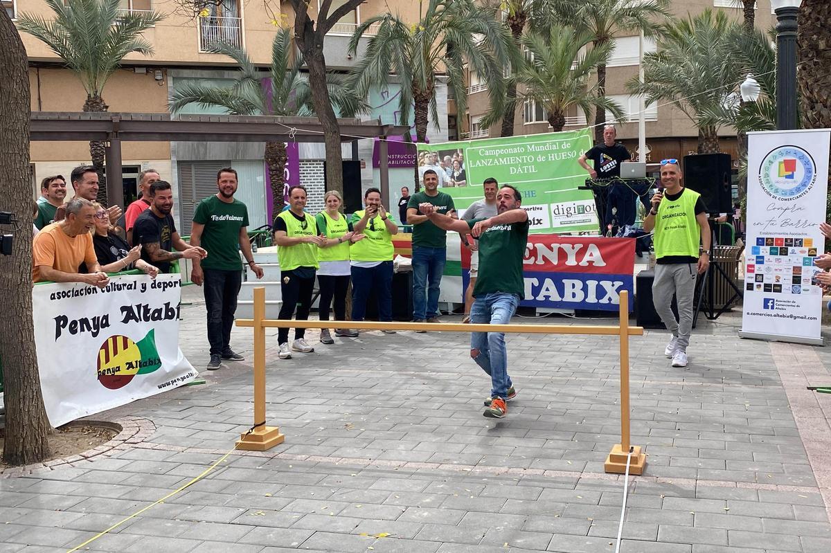Campeonato mundial de lanzamiento de hueso de datil Campeonato mundial de lanzamiento de hueso de datil