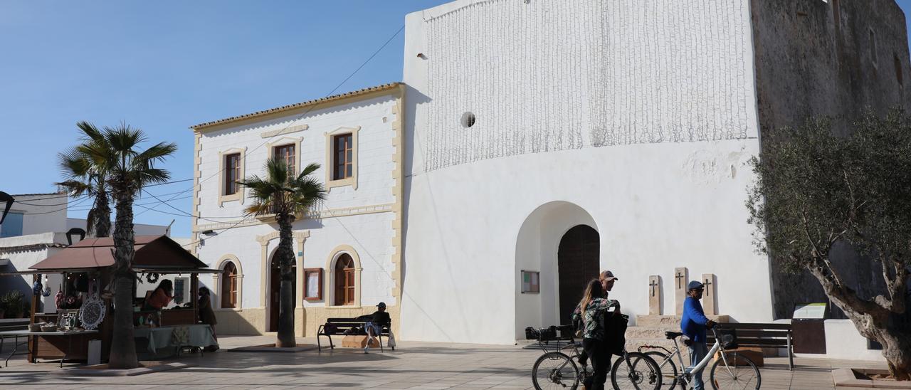 Plaza la la Constitució en Formentera