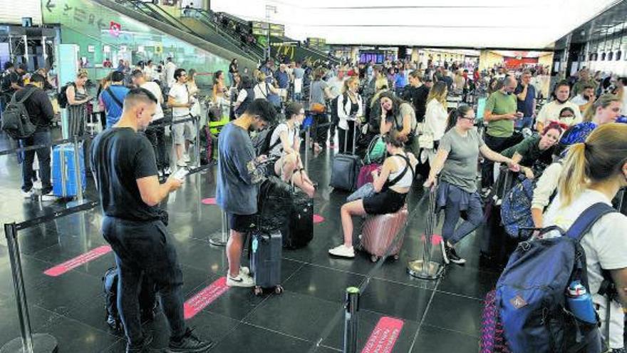 La falta de personal amenaça de causar el caos en el trànsit aeri europeu