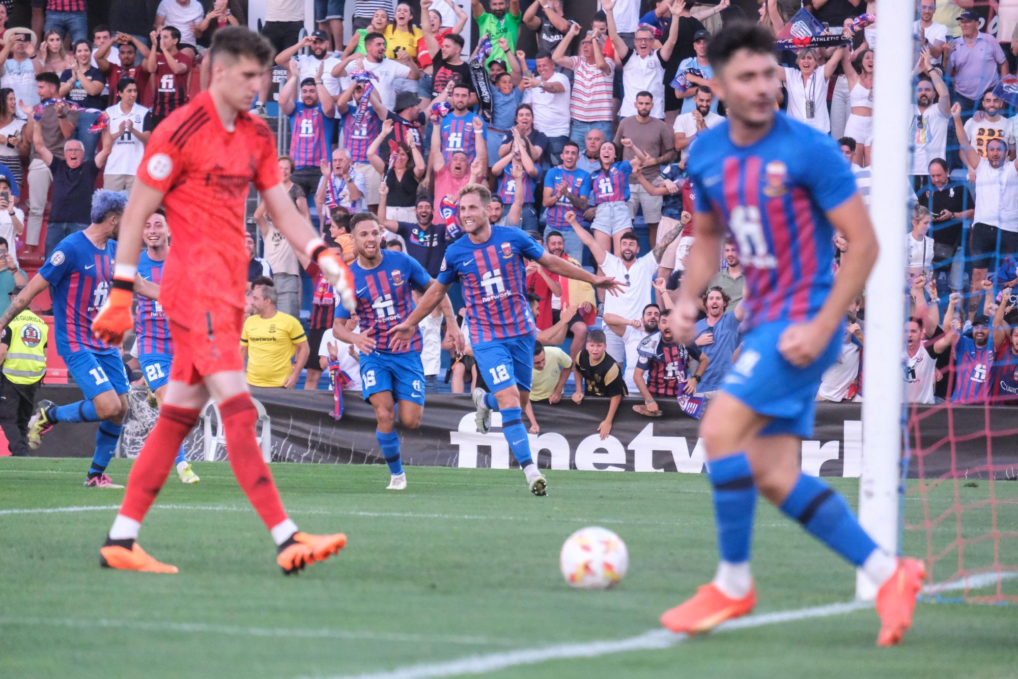 Las mejores imágenes del partido del Eldense - Real Madrid Castilla