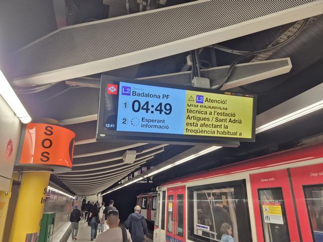 Una incidencia en la L2 del metro de Barcelona provoca retrasos y aglomeraciones en hora punta