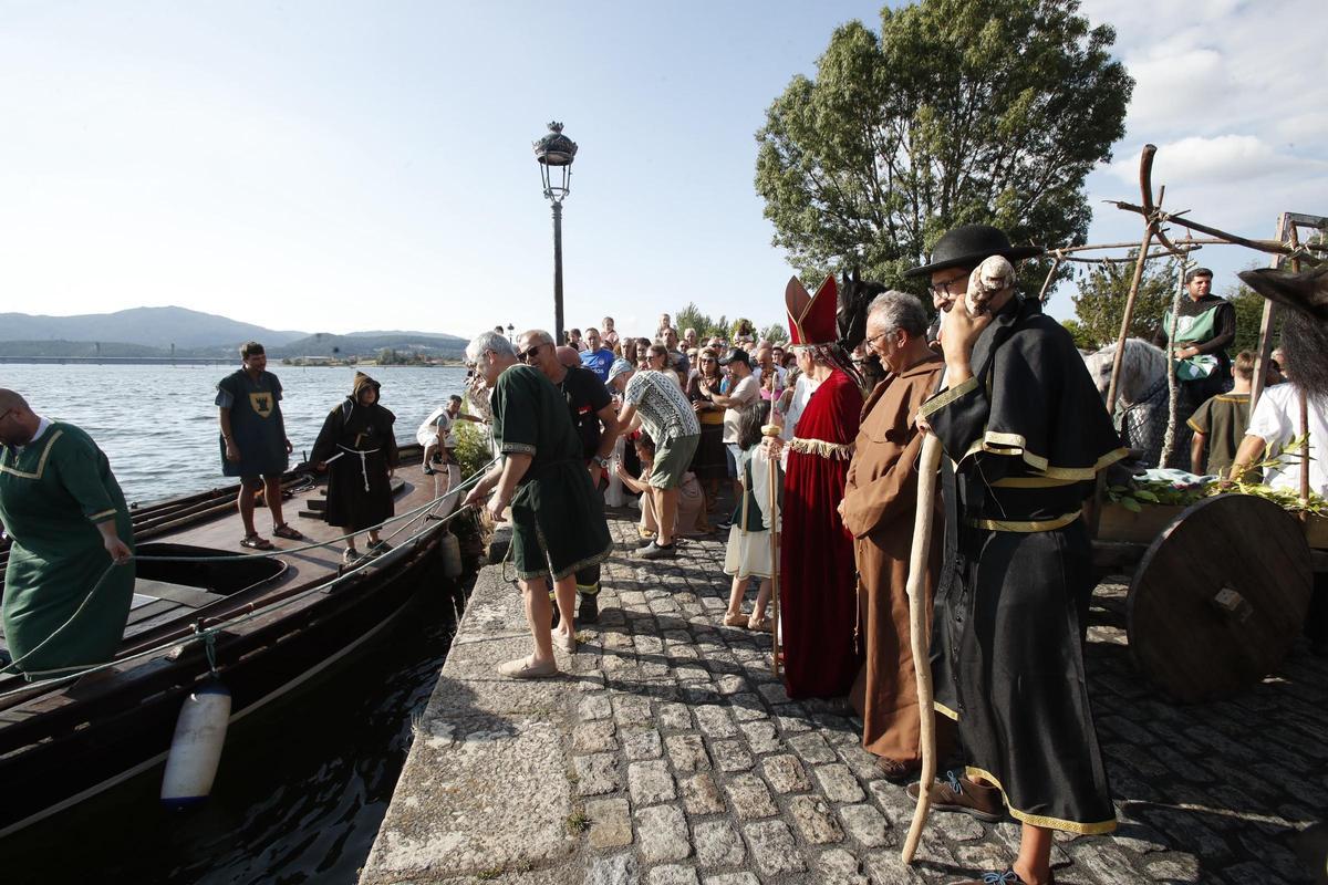 Recreación del histórico desembarco de 1147, en el Peirao do Marqués.