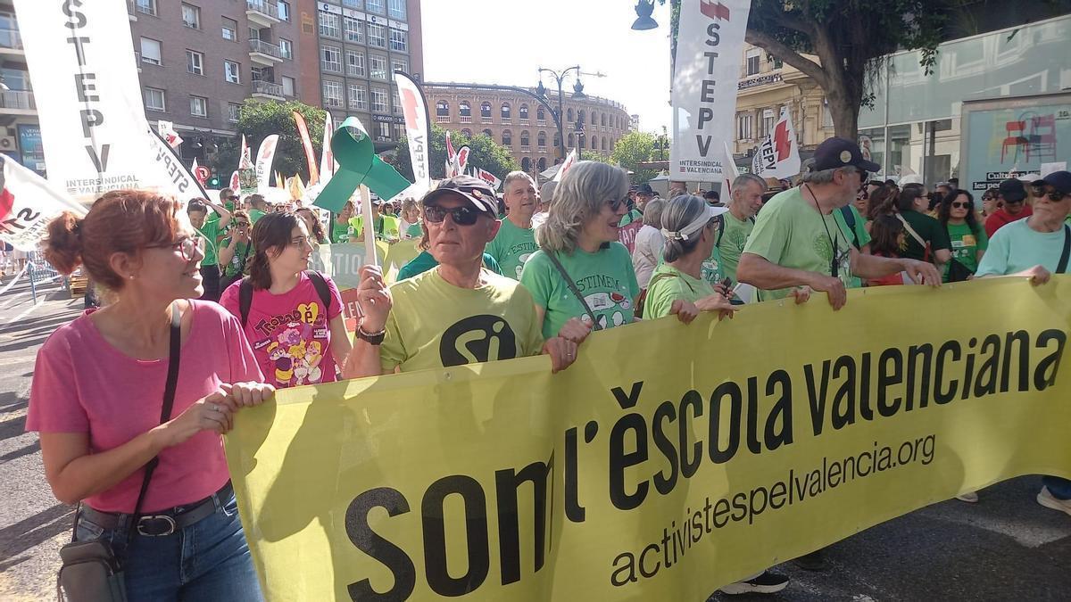 Escola Valenciana en una manifestació educativa