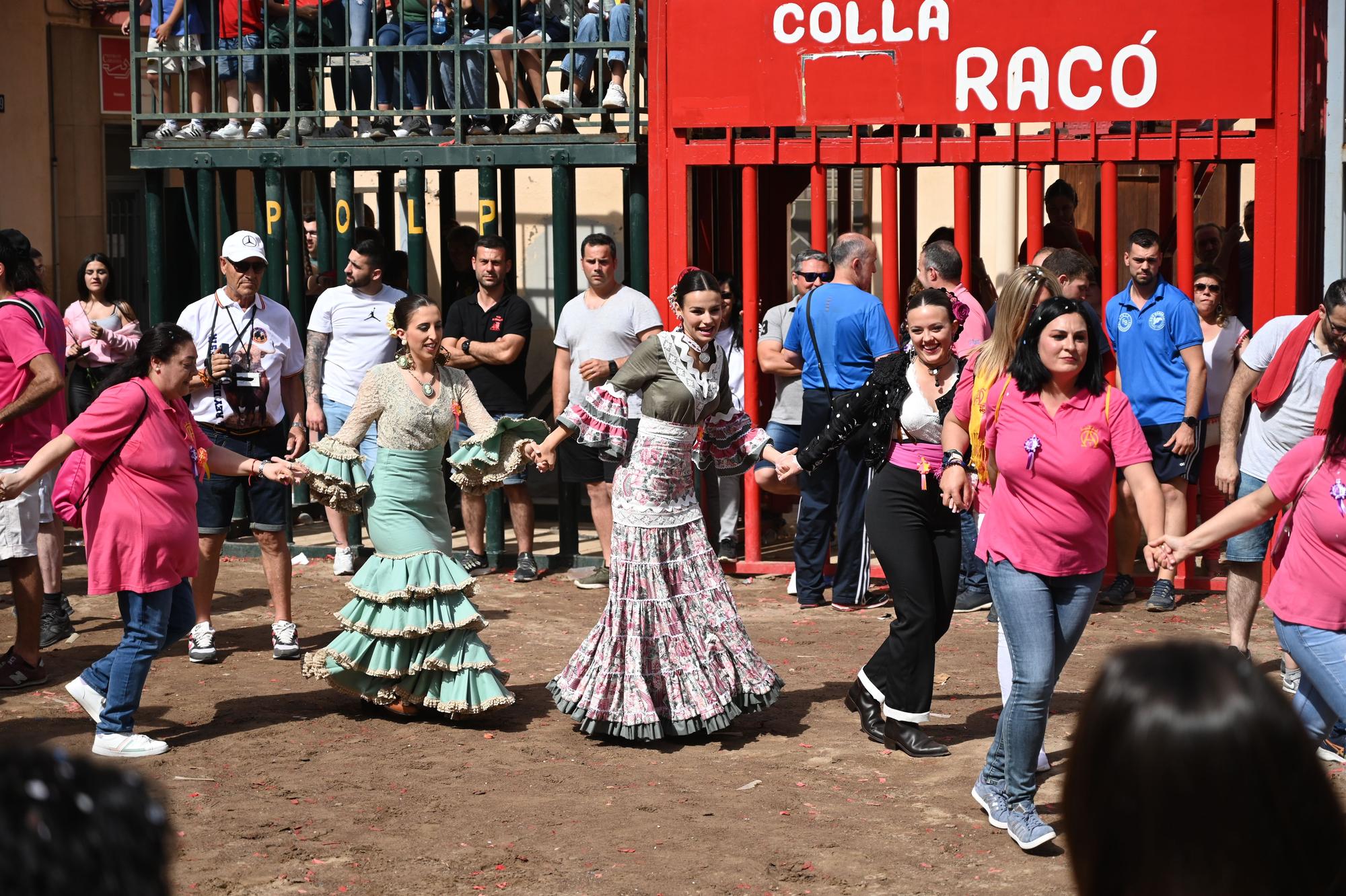 GALERÍA I Primer día de Bou per la Vila en Almassora con gran ambiente festivo en el recinto