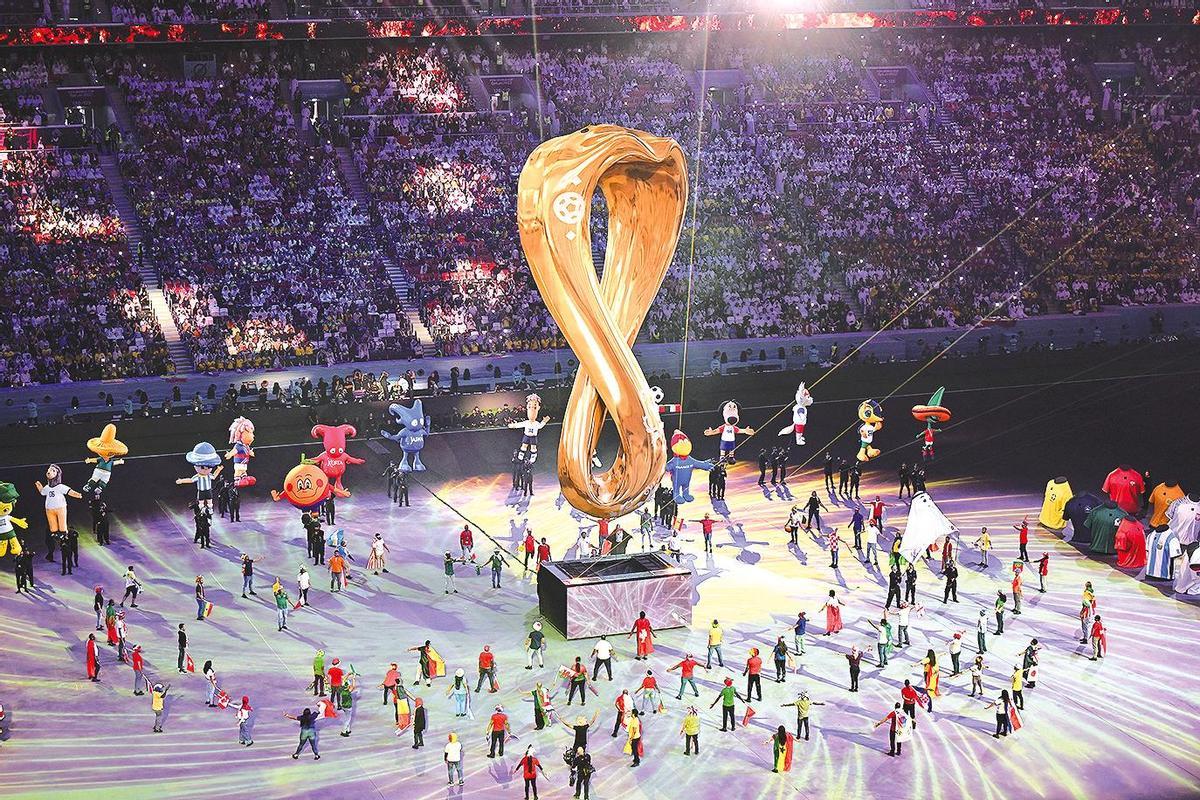 CEREMONIA de inauguración del Mundial de Catar 2022, que arrancó este domingo en el estadio Al Bayt. Fotos: R. Michael