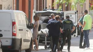 Mata la seva mare a ganivetades i fereix el seu pare a València