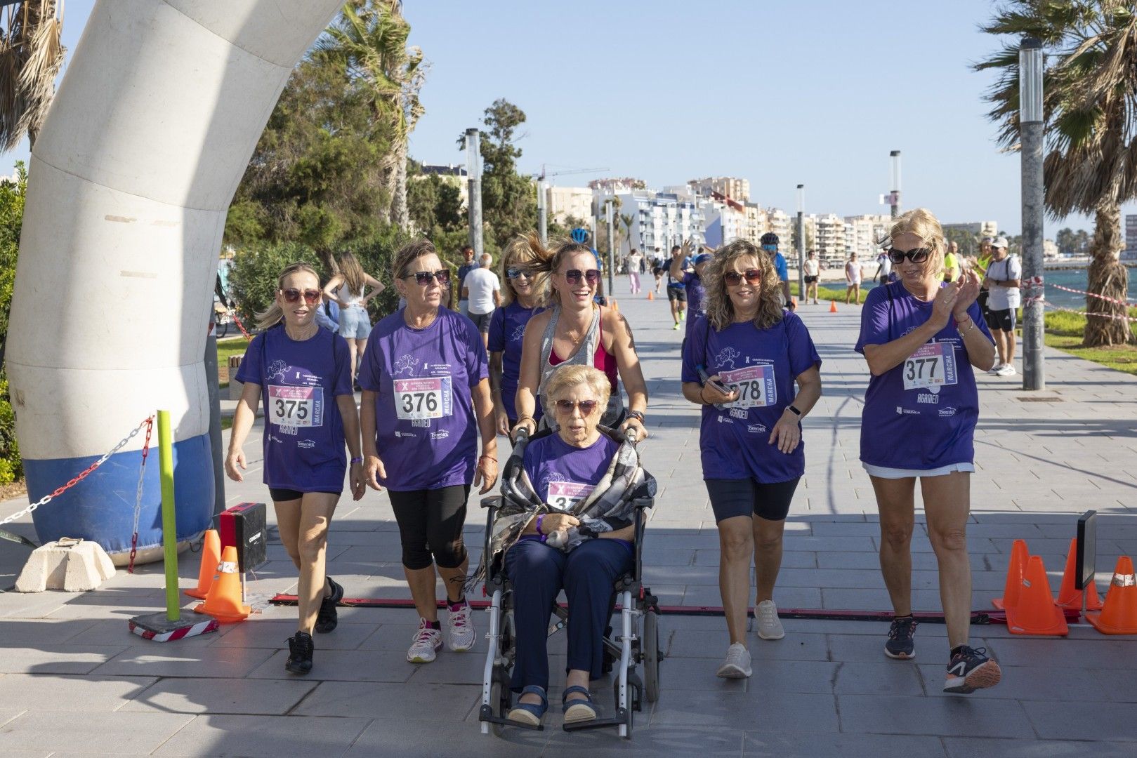 Así fue en imágenes una nueva edición de la carrera solidaria de AFA Torrevieja
