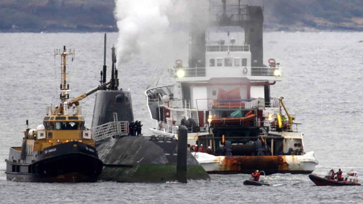 El 'HMS Astute', reflotado.