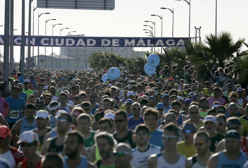 El Mouaziz, del Club Nerja de Atletismo ha vuelto a imponerse en la prueba, que ha alcanzado una participación récord con 7.500 corredores