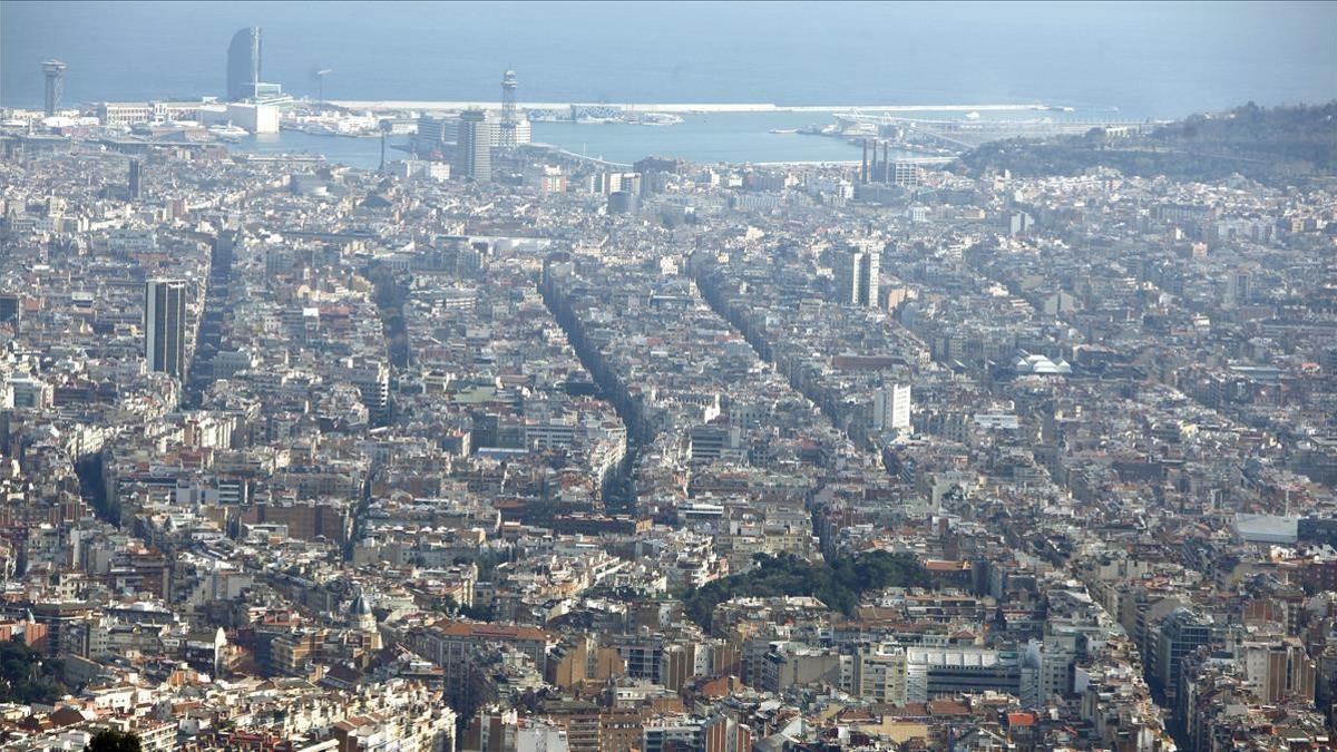 Barcelona 26 02 2013 Panoramica de Barcelona desde el parque de atracciones del Tibidabo Foto Josep Garcia