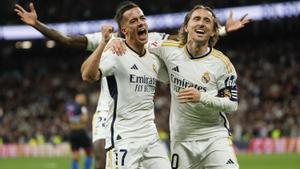 Modric celebra su gol junto a Lucas.
