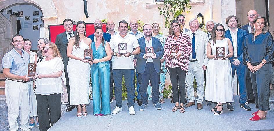 Imagen Premiados y Autoridades.jpg
