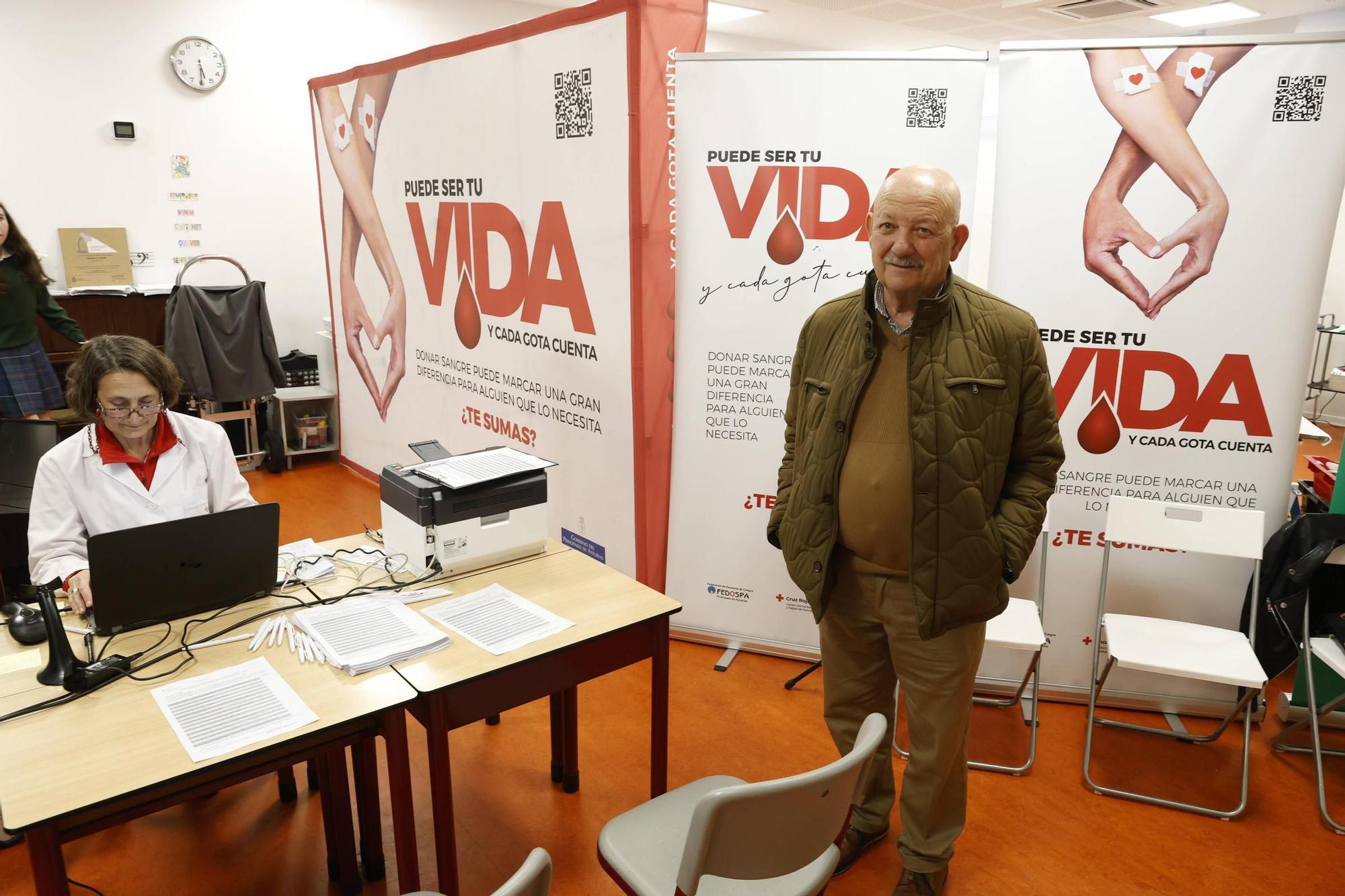 La campaña de donación de sangre en el colegio La Corolla de Gijón, en imágenes