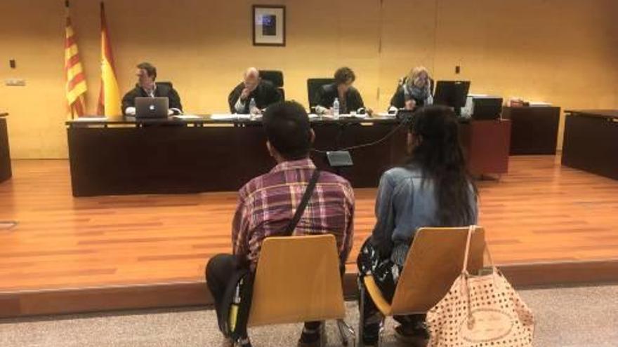 L&#039;Audiència de Girona jutja un acusat de maltractar, violar i amenaçar la dona